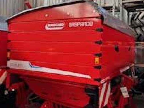 Rozmetadlo průmyslových hnojiv Maschio Gaspardo Primo EWICE 445 - 21 až 36 m | Maschio Gaspardo Primo EWICE 445 - sklad - foto 